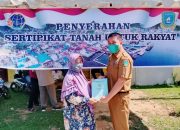 Pemdes Tarempa Selatan Bersama BPN, Gelar Penyerahan Sertifikat Tanah Pada Warga