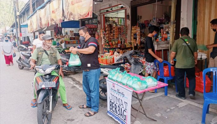 Komunitas Pen Gate Berbagi Sampena di Hari Jadi ke-13 Kabupaten Kepulauan Anambas