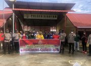 Polsek Siantan Dan Parpol Bagi – Bagi Masker Pada Masyarakat