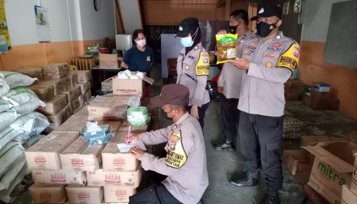 Polsek Siantan Pantau Stok Minyak Goreng di Sejumlah Toko dan Pasar, Ini Hasilnya!