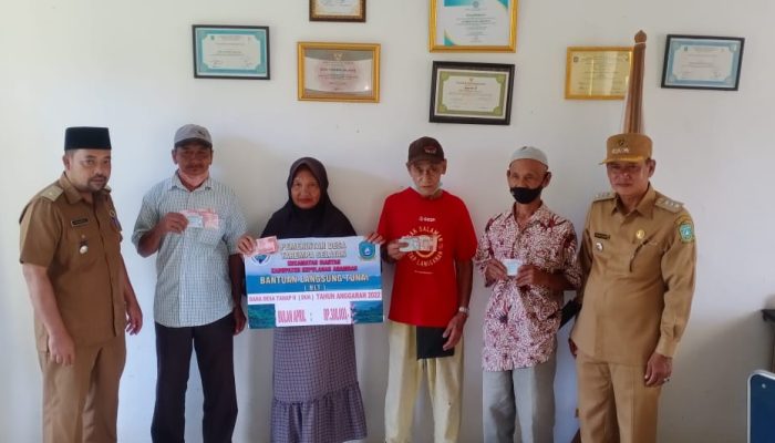 Ramadhan ke 23, Pemdes Tarempa Selatan Salurkan BLT DD Tahap II