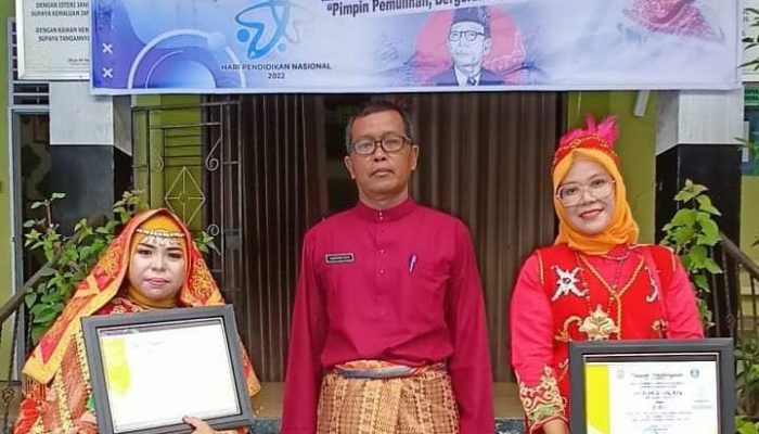 Juara Inspiratif Video PTMT, Disdikpora Anambas Berikan Penghargaan pada Guru SMPN 2 Siantan