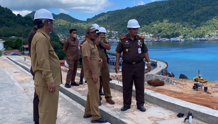 Kajari Tinjau Kegiatan Ekspose Penataan Kawasan Masjid Agung
