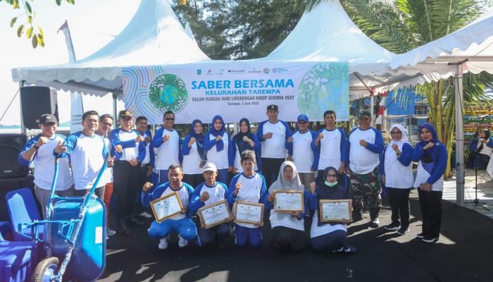 Hari Lingkungan Hidup Sedunia, Kelurahan Tarempa Raih Penghargaan Dari Bupati Anambas