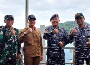 Danlanal Tarempa Ikut Sambut kedatangan Kafilah Kabupaten Natuna Melalui KRI Bontang-907