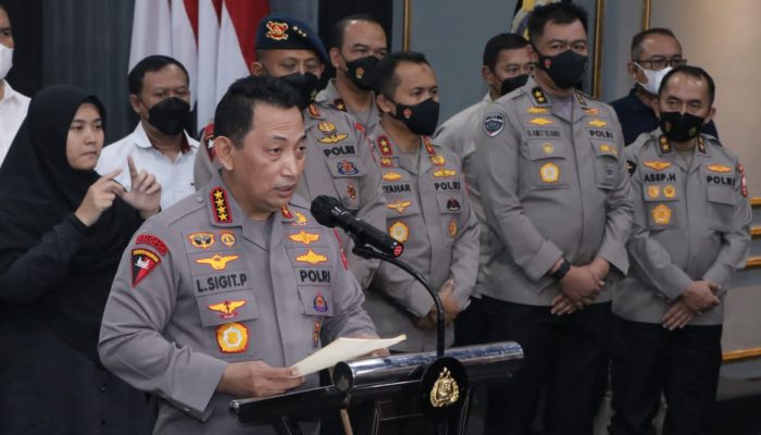Kapolri: Ada 6 Tersangka Tragedi Kanjuruhan