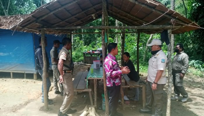 Satpol PP dan Damkar Anambas Tutup Tiga Karaoke di Desa Candi