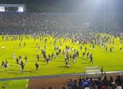 Sepakbola Indonesia Berduka, Tragedi Kanjuruhan Tewaskan 127 Orang