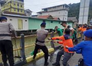 Satpolairud dan BPBD Anambas Bantu Tim Saber Gotong Royong