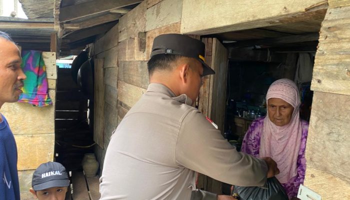 Kapolres Anambas Bagikan Bansos untuk Nelayan