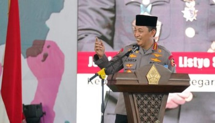 Kapolri Janji Tak Ada Lagi Gas Air Mata di Stadion Indonesia