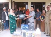 Walikota Rahma Berikan Bantuan Pengeras Suara Masjid Kepada Pengurus Surau