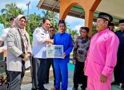 Gubernur Kepri Serahkan Bantuan Perikanan di Desa Pekaka Lingga Senilai Rp2,648 miliar