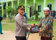 Bulan Ramadhan, Kapolres Anambas Bagikan Bansos ke Pondok Pesantren 