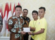 Bupati Afrizal Lepas Atlet Wushu Ikuti Porwil Riau