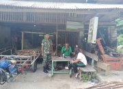 Sertu Syaiful Komsos dengan Warga Batu Tambun Desa Tarempa Selatan