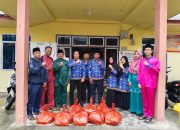 Peringati Hari Pahlawan, Kelurahan Tarempa Salurkan Bantuan Sembako ke Warga Kurang Mampu