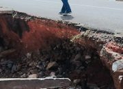 Desa Temburun Menghadapi Kerusakan Jalan Kritis Setelah Hujan lebat
