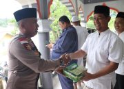 Jumat Berkah, Polres Anambas Bagikan Nasi Kotak Kepada Jamaah Masjid