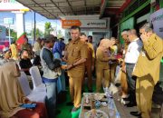Bupati Natuna Serahkan Bantuan Sosial untuk Korban Angin Kencang