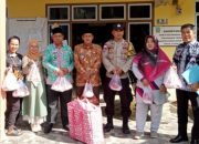 Cegah Stunting, Camat Siantan dan Lurah Tarempa Berikan Makanan Bergizi