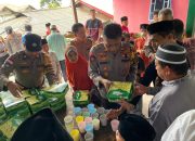 Polres Kepulauan Anambas Bagikan Berkah dengan Nasi Kotak di Desa Tiangau