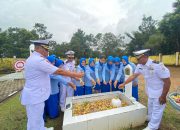 Peringati Hari Dharma Samudera, Lanal Ranai Ziarah dan Tabur Bunga di TMP