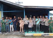 Jumat Berkah, Polres Anambas Bagikan Nasi Kotak kepada para Jamaah
