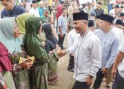 Antusiasme Warga Desa Gajah Mati Sambut Kedatangan Pj Bupati Apriyadi Mahmud dalam Safari Ramadhan