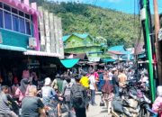 Dua Hari Jelang Idul Fitri, Kota Tarempa Ramai Dikunjungi Pengunjung 