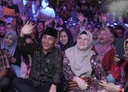 Membaur Bareng Warga Saat Pembukaan MTQ XXX, Sekda Apriyadi dan Istri Tuai Pujian