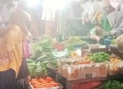 Harga Bawang Merah Naik di Tarempa, Pedagang Keluhkan Penurunan Minat Pembeli