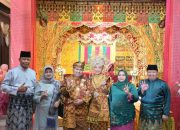 Tepuk Tepung Tawar Arsya dan Tiara, Bupati Kasmarni Selenggarakan Prosesi Ngunduh Mantu