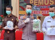 Polres Anambas Musnahkan 4 Kg Sabu yang Ditemukan Warga