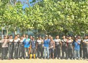 Peringati Hari Bhayangkara ke-79 dan Hari Laut Sedunia, Polsek Daik Lingga Gelar Gotong Royong Bersihkan Pantai Pasir Panjang