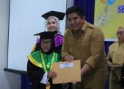 Wisuda Lansia di Bintan, Bupati Roby Berharap Program Sekolah Lansia Berlanjut