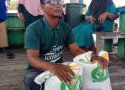 Bantuan Beras dari Pemerintah Pusat Disalurkan di Desa Persiapan Buyu