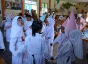 Siswa Baru SD Negeri 001 Tarempa Ikuti MPLS dengan Didampingi Orang Tua