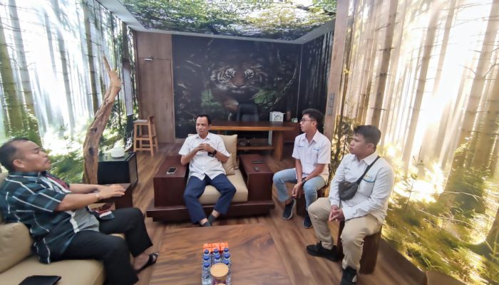 Mustamin Bakri Datangi Kantor PLN Tanjungpinang, Bawa Langsung Keluhan Warga Sedanau Soal Pemadaman Listrik Bergilir