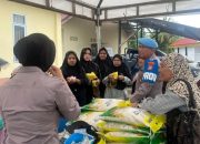 Antusias Warga Sambut Gerakan Pangan Murah di Polsek Daik Lingga