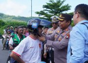 Anambas Gencarkan Keselamatan: Sekda dan Kapolres Bagikan Helm Gratis