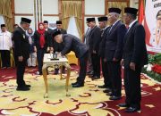 Wagub Nyanyang Lantik Komisioner KPID Kepri 2025–2028, Tekankan Kedaulatan Informasi di Daerah Perbatasan