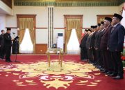 Perkuat Perlindungan Konsumen di Batam, Gubernur Ansar Lantik Anggota BPSK dan Minta Perkokoh Sinergi Lintas Unsur
