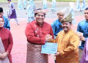 Lomba Kebersihan Bintan 2025: Bupati Roby Beri Penghargaan Pemenang