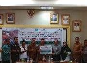 Bupati Aneng Serahkan Donasi Rp192 Juta untuk Korban Bencana Sumatera