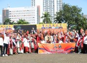 Diskominfo Batam Ikuti Pawai Budaya HJB 196 dengan Busana Adat Sumatera Utara