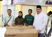 Bupati Roby Serahkan Bantuan Perikanan Berupa Benih, Pakan, dan Alat Tangkap