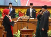 Rapat Paripurna DPRD Batam: Yunus Muda Sumpah Jadi Wakil Ketua III