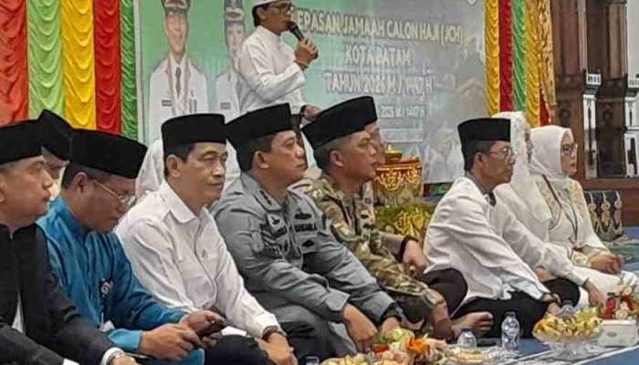 Hadiri Pelepasan JCH, Anggota DPRD Anang Adhan Doakan Haji Mabrur