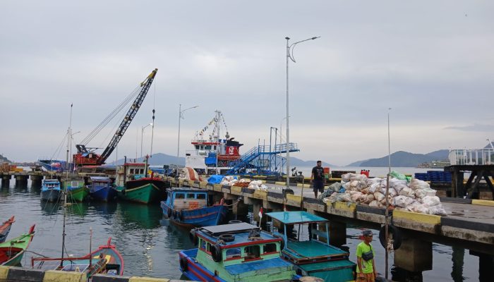 Solar Langka, Nelayan Anambas Tak Bisa Melaut